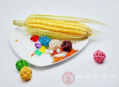 玉米在夏季食用對(duì)脾胃氣虛、氣血不足、心煩不寧有一定療效