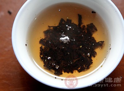 許多人雖然喜歡喝茶，但是對(duì)泡茶的水沒(méi)有太大的要求