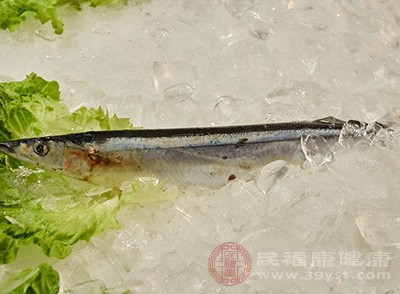 日本人喜欢将秋刀鱼烤着吃或者是煎着吃