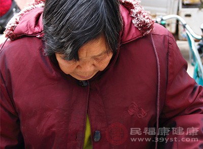 这种状况在老年人、婴幼儿以及肠胃不舒服的人中比较的常见