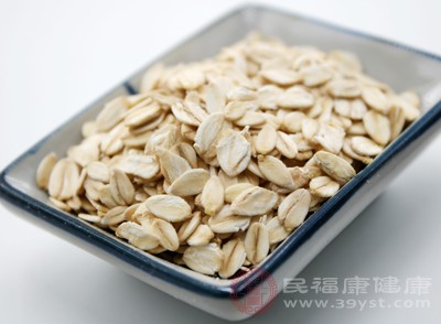 燕麦可以用来做早餐粥或燕麦片，糙米则可以用作主食，替换白米饭