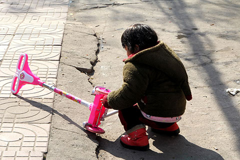 　　小孩子如果在脖子的位置有淋巴结，就需要考虑是淋巴结炎症。