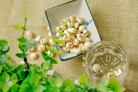 川贝是百合科植物,也是一味常见的中药