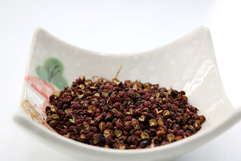 花椒水就是用花椒浸泡或煮出来的水