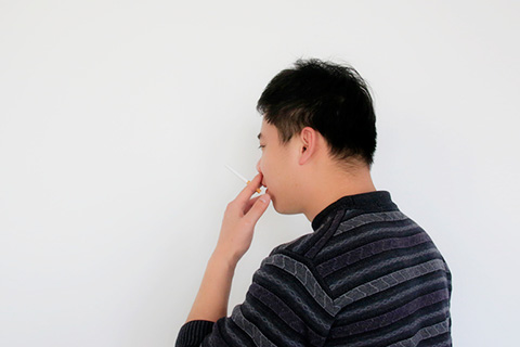 吸烟饮酒、遗传、长时间熬夜也会导致出现肾虚的症状