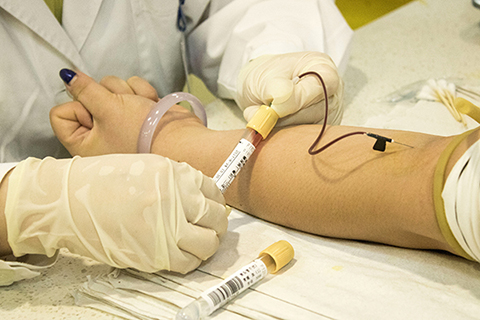 找做糖耐量检查的前一天晚上十点之后要避免吃东西或者是饮水