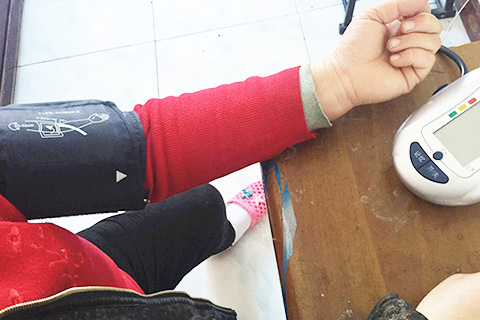 血压越高的话，那么血管壁也会变厚变硬