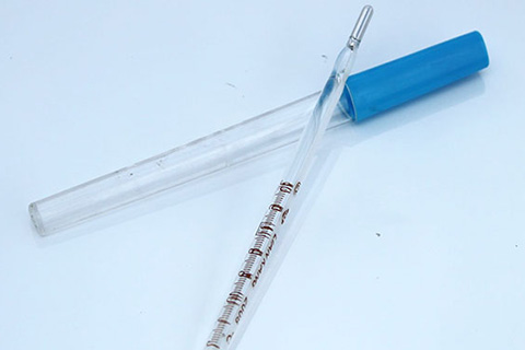 偶尔我们感到自己发热以后，第一反应都是找温度计测量一下