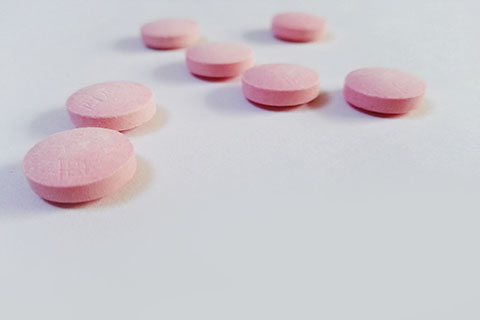 不同的药物产生的恶心的概率是不同的