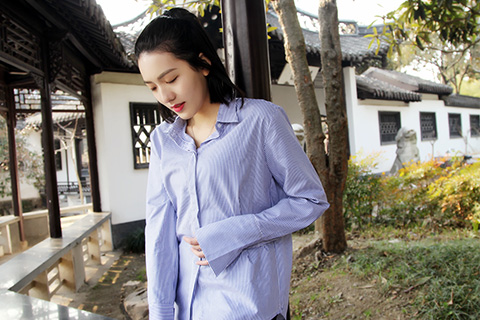 女性如果发现白带出现了豆腐渣样，应该尽早去医院化验白带