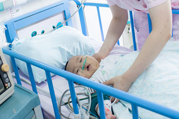 小儿支气管肺炎怎么治疗