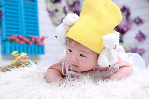 小孩子打嗝怎么办