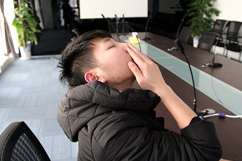 痘痘一般好发于青少年