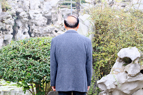 对于动脉硬化的治疗，首先要控制引起动脉硬化的原发病