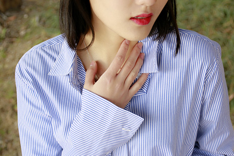 你就会感觉到牙龈肿痛、喉咙不适等 “上火”的感觉