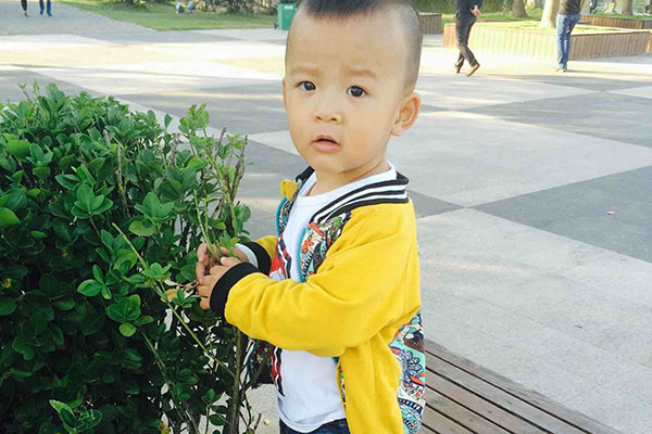 家长早点发现孩子发育迟缓的表现,及时进行干预 家长早点发现孩子发育迟缓的表现,及时进行干预