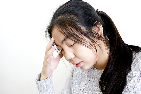 熬夜会让眼睛视力下降,脑供血不足,经常头晕眼花,眼睛发黑 熬夜会让眼睛视力下降,脑供血不足,经常头晕眼花,眼睛发黑