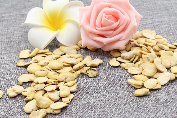 患上了蚕豆病之后，人们最需要注意的就是不要吃蚕豆，要远离蚕豆以及蚕豆制的食物