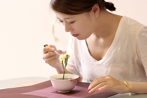 对于女性来说，孕育一个宝宝是非常有意义的一件事情