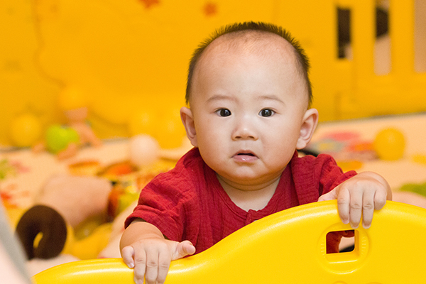 婴儿在睡着的时候出现的状况往往要比醒着的时候出现状况更令家长们烦心
