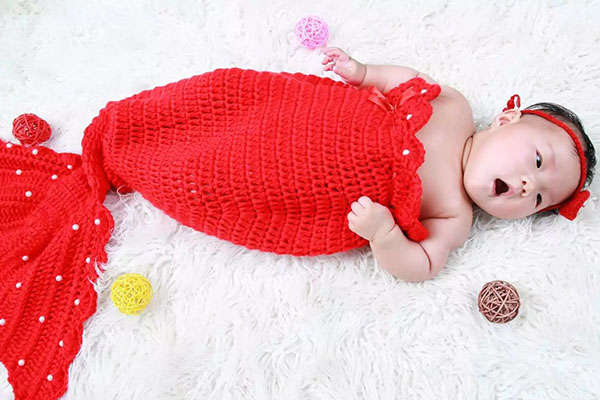 很多家长都知道婴儿睡觉的时候正是发育的黄金时间段，睡个好觉对婴儿的益处非常多