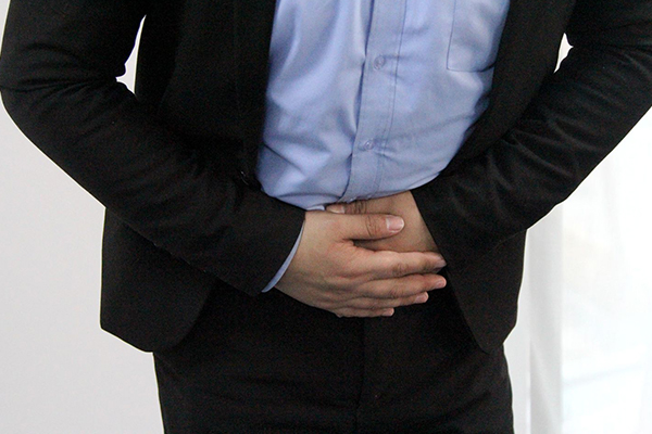 直肠手术后，患者的饮食要注意清淡，油要以植物油为主，不要吃动物油。