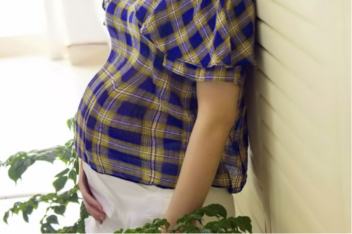 二胎容易有褐色分泌物吗