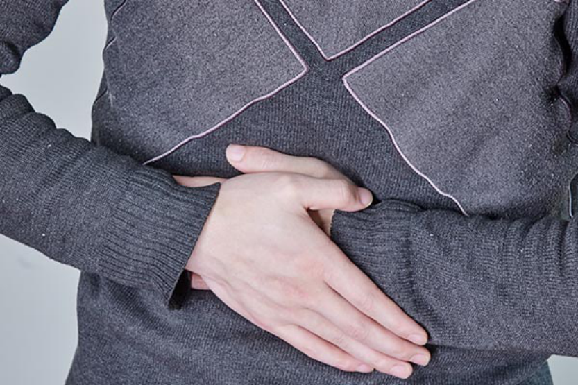 想要快速的缓解胃部灼烧感，肯定要从抑制和中和胃酸的角度入手。