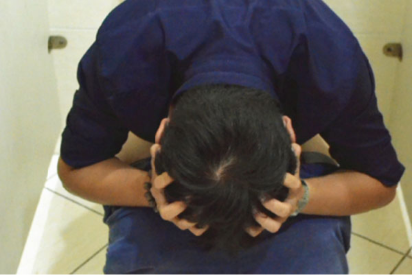 排出的大便突然变细，要考虑是肠道疾病引起的，常见的有痔疮，肠梗塞和直肠息肉等。