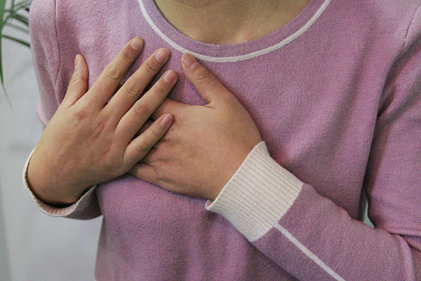 涨奶比较难受的情况下,可以用按摩的方式进行缓解。 涨奶比较难受的情况下,可以用按摩的方式进行缓解。