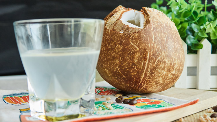 椰子水的功效与作用有哪些