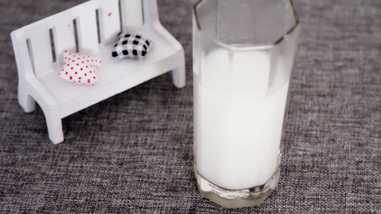 吸奶器吸出来的奶能放多久