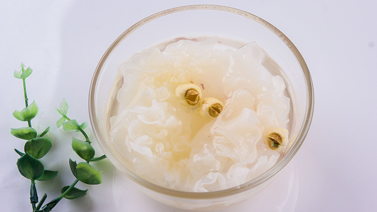 银耳莲子汤的功效有哪些