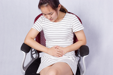 月经不调的女性由于身体气血不足或者是其他的一些原因会导致在非月经期期间再次来月经