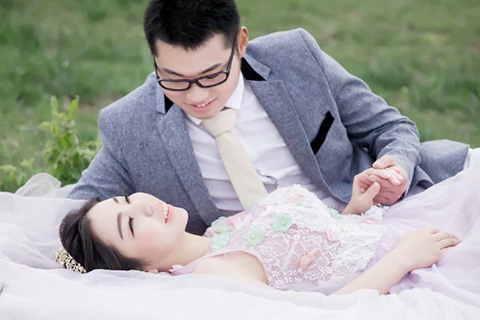 事实上就是取决于女性月经来潮的时间