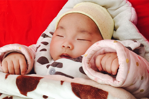 新生儿总吐奶是什么原因