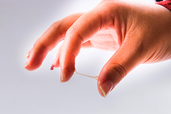 经常会有女性发现自己的白带有发黄的现象，到底是怎么回事