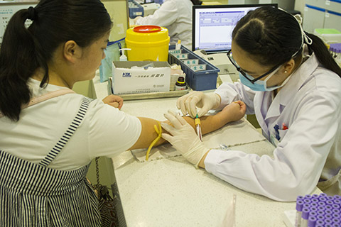 做唐氏筛查需要在空腹的状态下进行