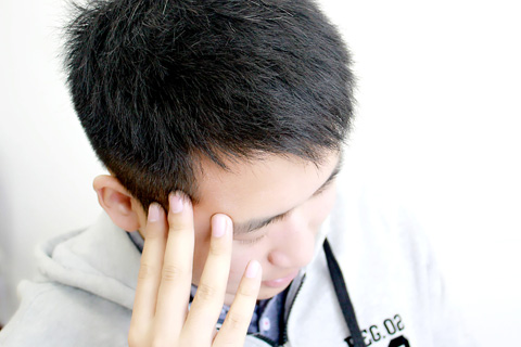 首先可以服用非处方止痛药