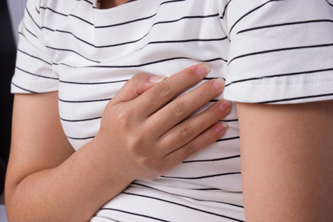 在断奶的过程中，若是出现乳汁淤积又该怎么办呢