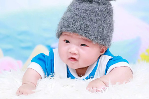 婴儿拉绿屎怎么回事