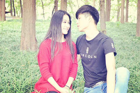 从健康的角度出发，一般是不建议女性在怀孕初期同房的