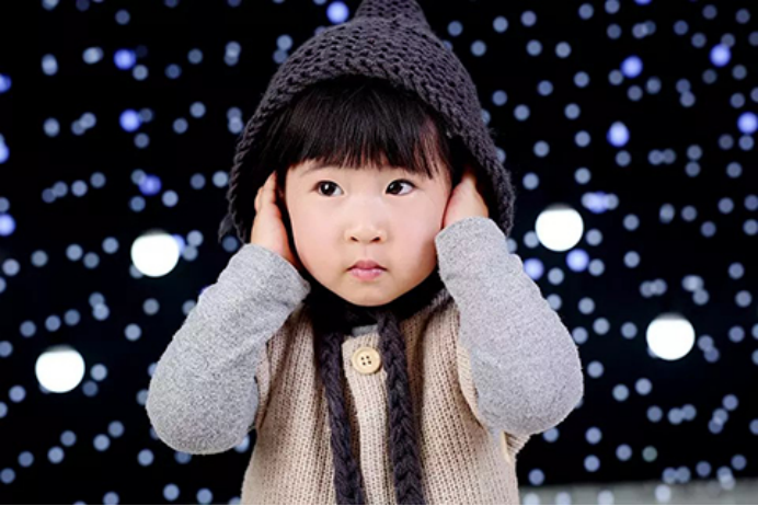 在孩子正常的身体发育过程中，会出现生长痛的症状