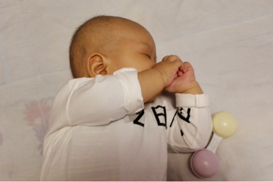 婴儿皮肤有白块是怎么回事