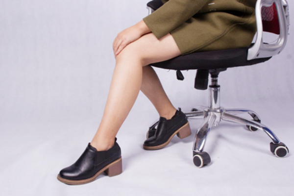 怀孕初期流褐色分泌物怎么回事