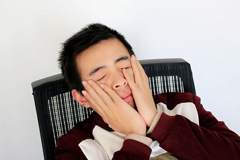 睡醒后有口臭是怎么回事