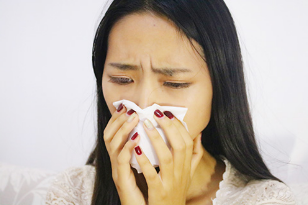 感冒，也就是老百姓口中说的伤风，感冒可以根据发病的季节不同、症状不同进行分类