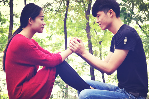 人类男性的精液由精子和精浆组成