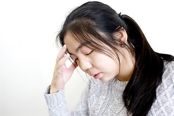 生活中如果遇到了低血压的问题，人也可能会出现头晕、失眠，甚至也会容易诱发心血管问题