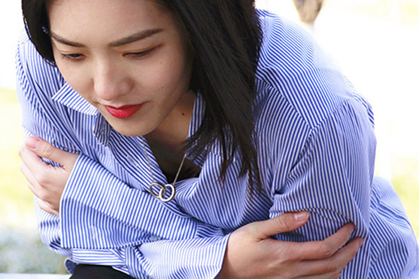 孕激素低对于普通的女性来说会容易引起不孕，而对于一些怀孕了的女性来说，会很容易引起先兆性流产的情况